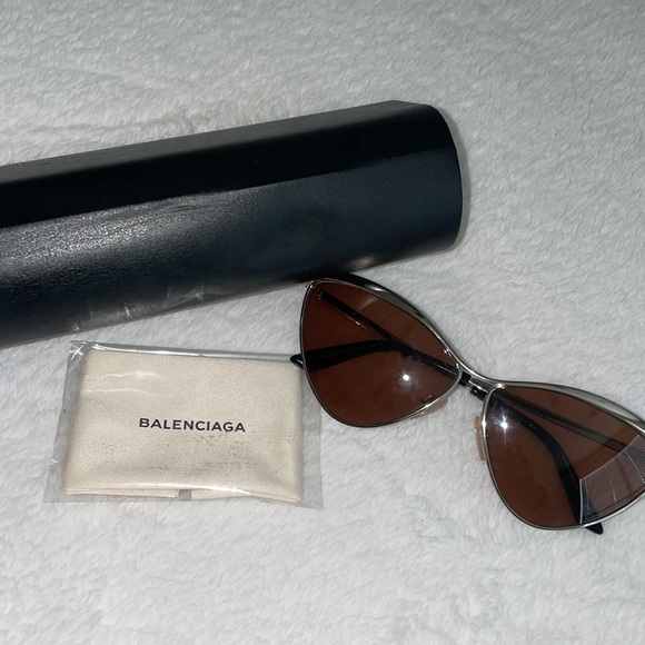 Balenciaga Metal Cat-Eye Sunglasses - Picture 4 of 5